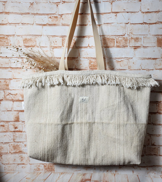 Shopper aus Upcycling Teppich "hej"